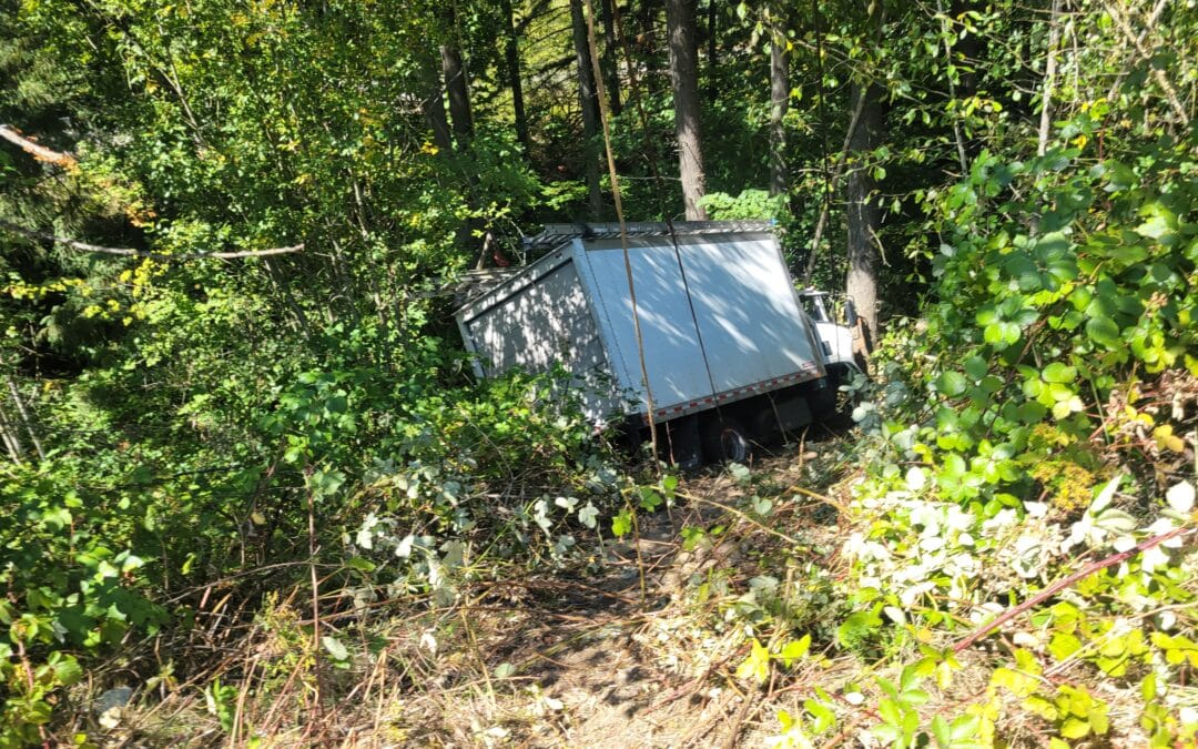 Pulling a Box Truck From a 30-Foot Embankment in The Pacific Northwest
