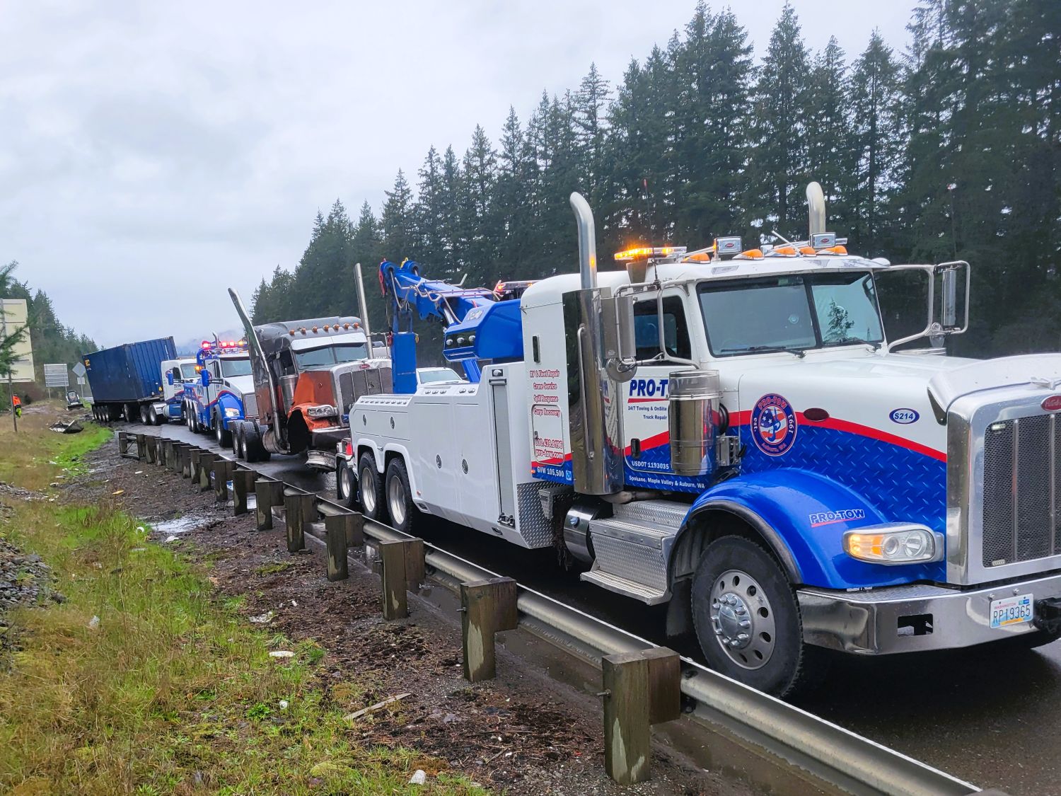 Semi-truck towing in Maple Valley
