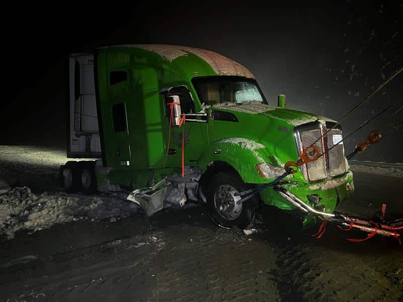 semi-truck recovery and towing